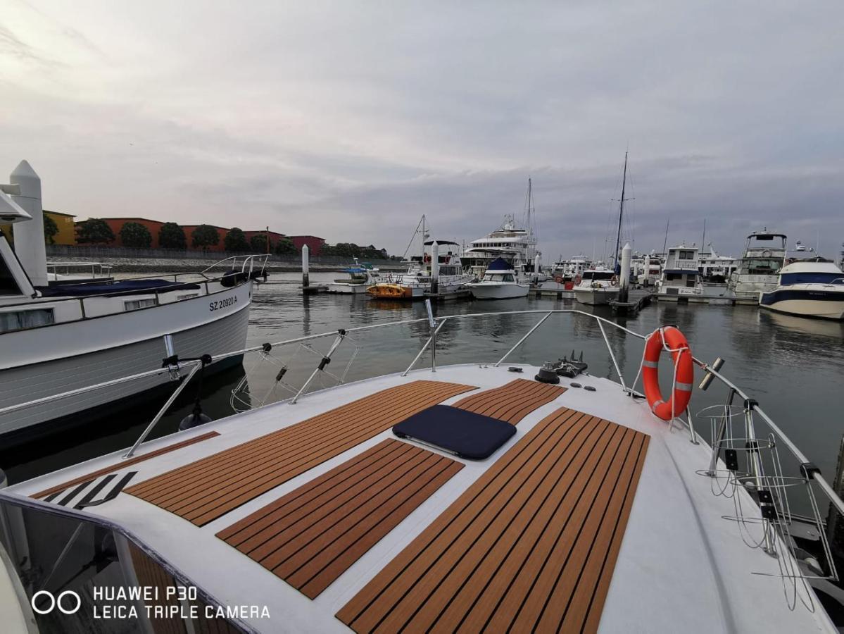סינגפור Sweet Elegant Boat Home @ Marina Waterfront מראה חיצוני תמונה